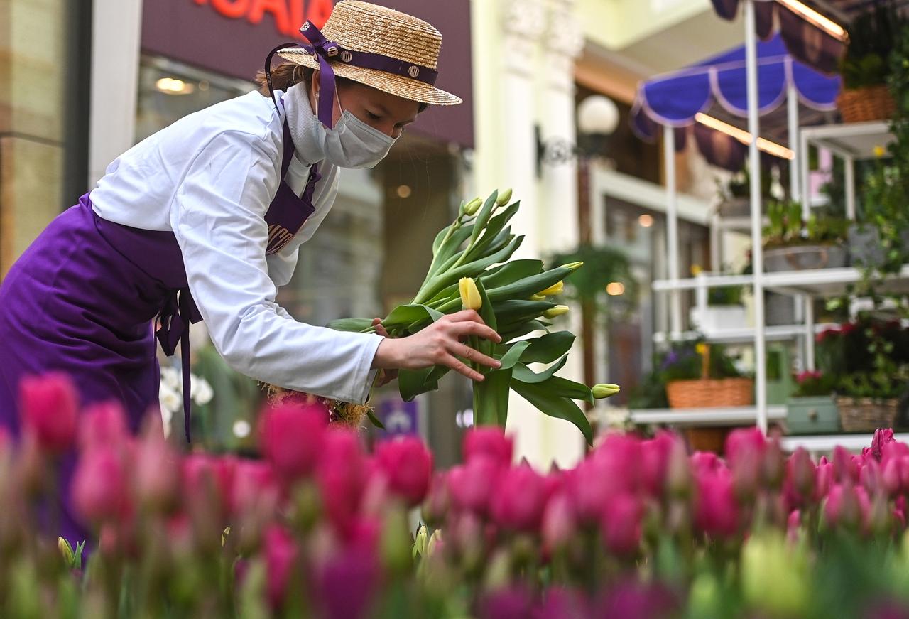 Названо количество тюльпанов на клумбах Москвы