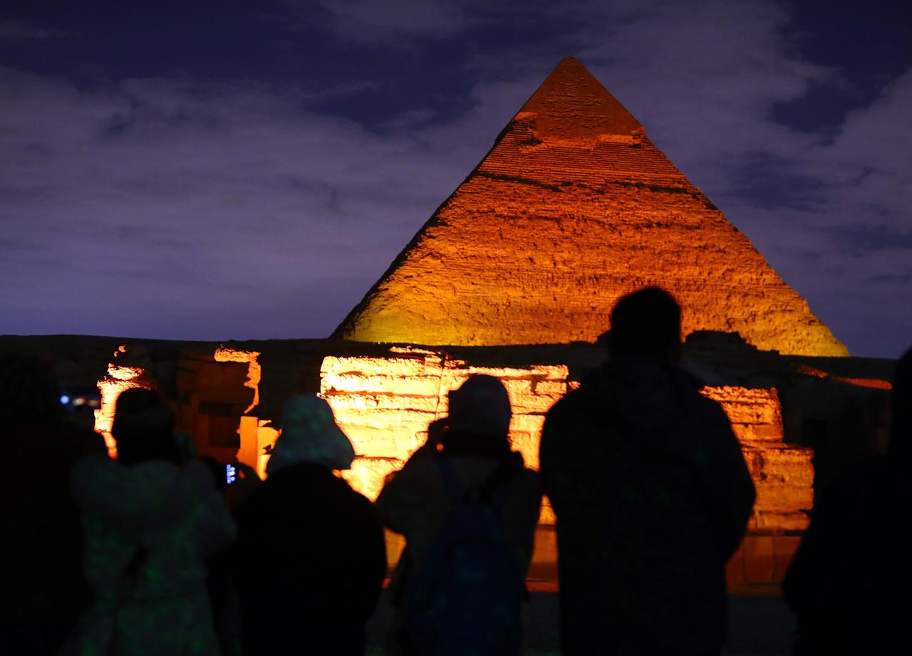 Двое москвичей подрались из-за древних пирамид Египта