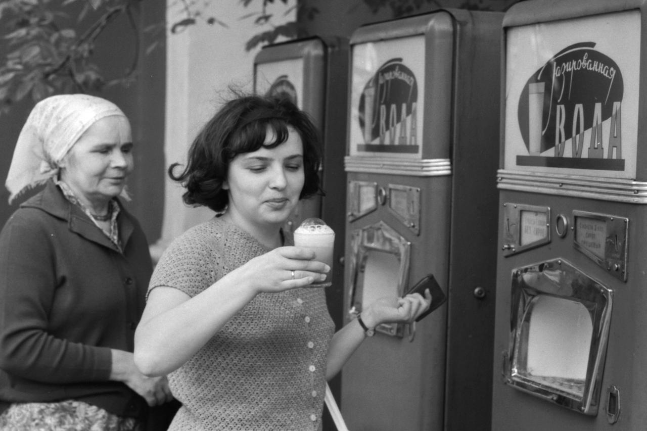 Россияне поспорили из-за автоматов с газировкой времен СССР