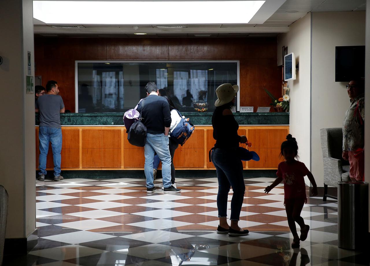 Россиянам назвали виды деятельности с наибольшей выплатой чаевых