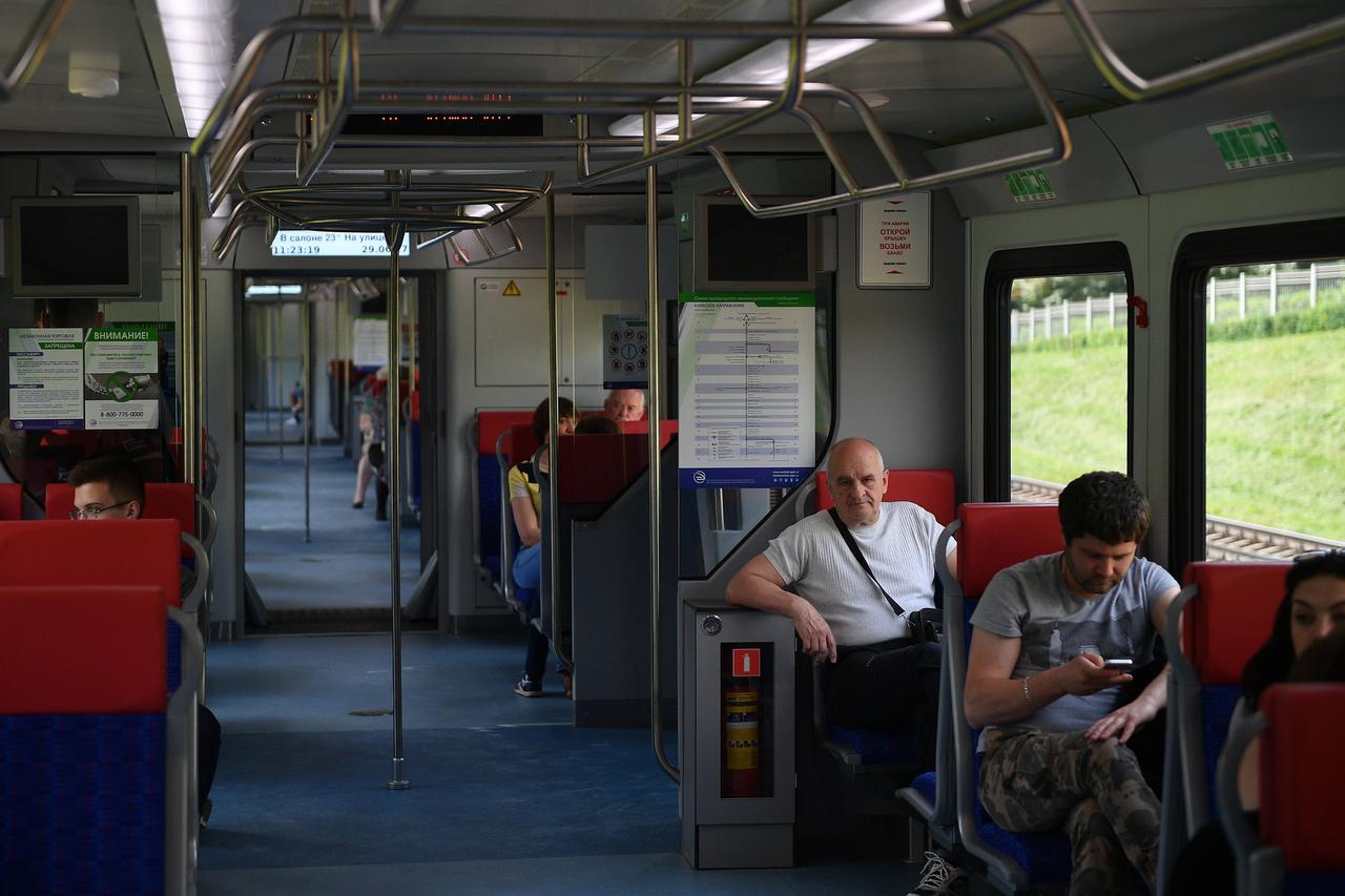 Названы самые необычные забытые в московских электричках предметы