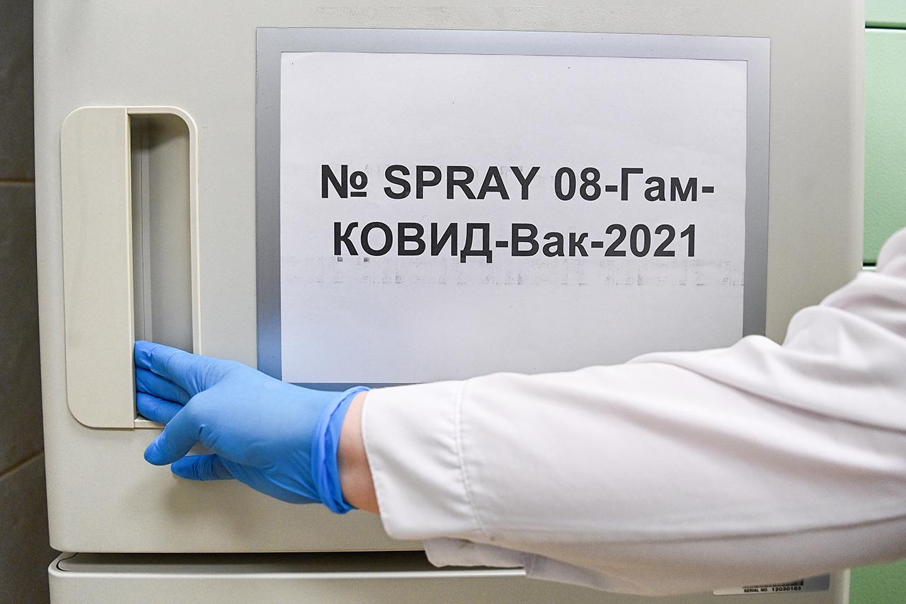 Гинцбург сообщил о планах опробовать назальную вакцину от COVID-19 на детях