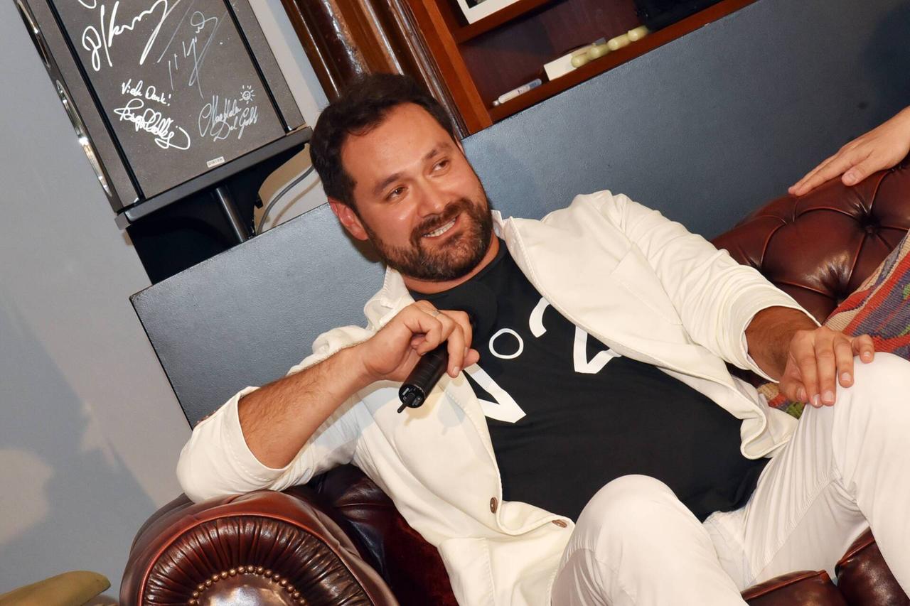 Особняк известного оперного певца обокрали в Подмосковье