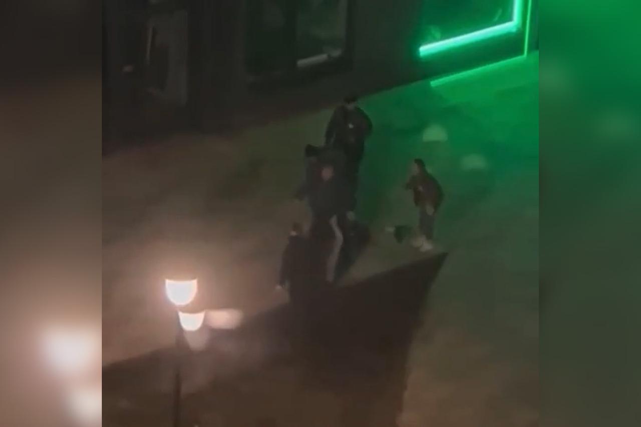 Массовая драка около ЖК в Новой Москве попала на видео