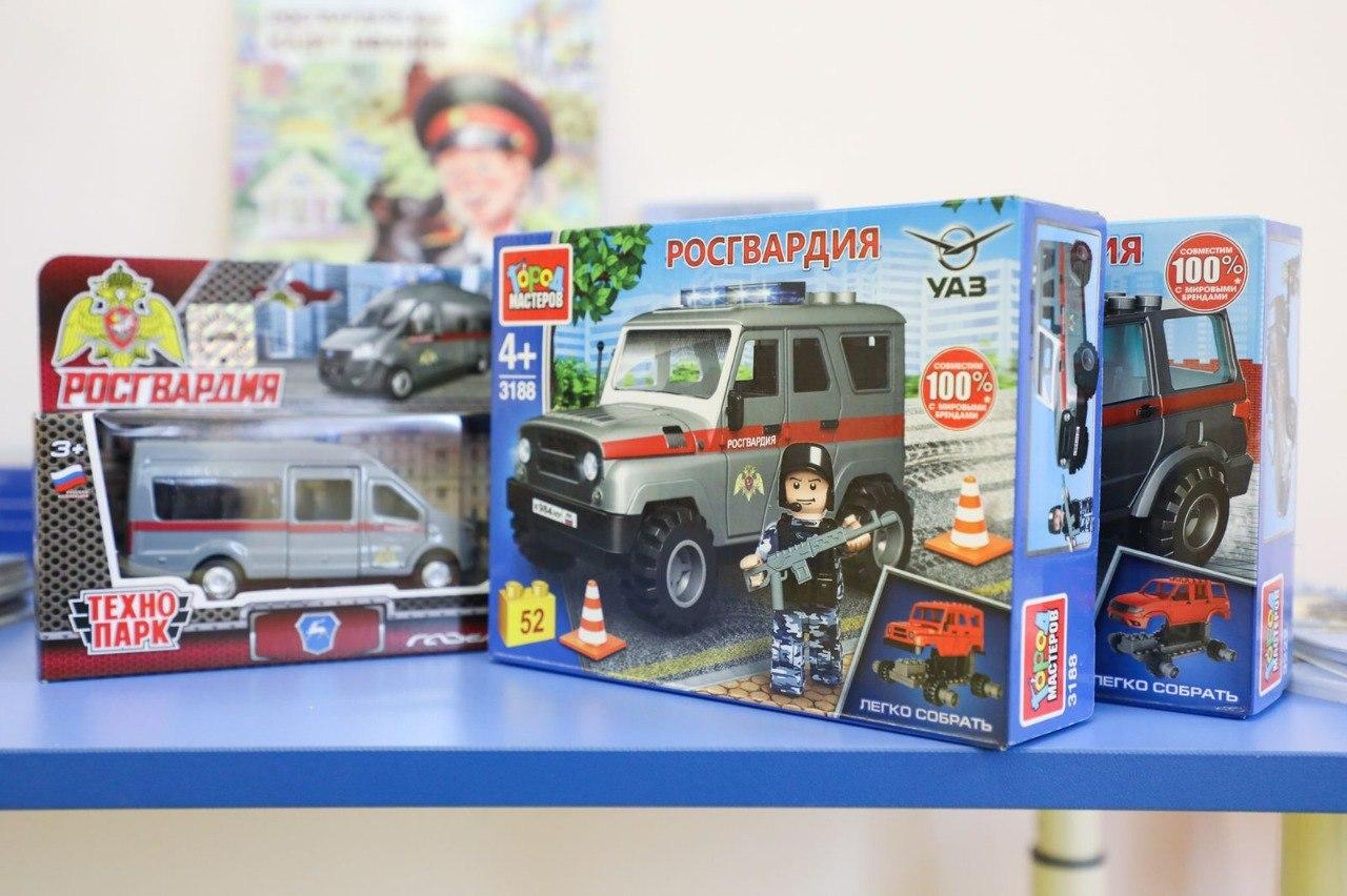 Росгвардия запустила в Москве производство своих игрушек