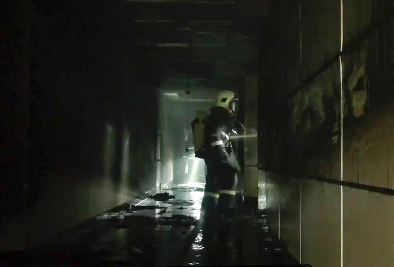 Опубликованы первые кадры после локализации пожара в офисном центре в Москве