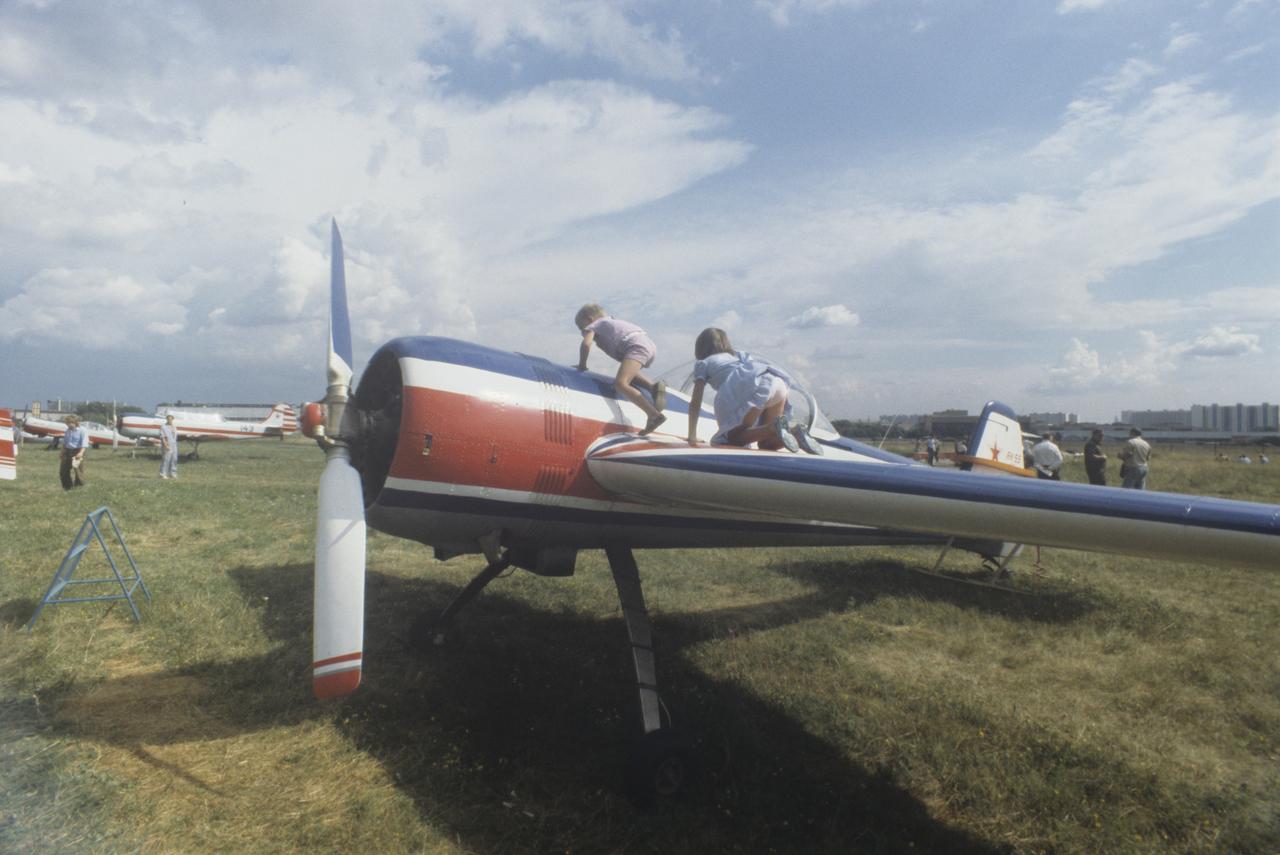 Москвичи обнаружили заброшенный аэродром в столице
