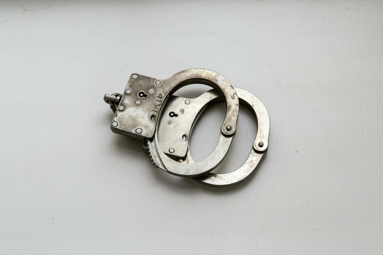 В Подмосковье вандал сжег в Вечном огне венок с постамента