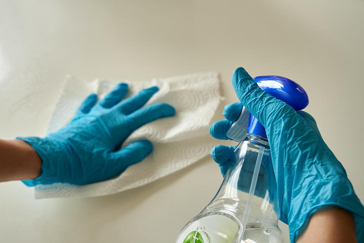 Отношения миллиардера с Рублевки и его домработницы закончились дракой