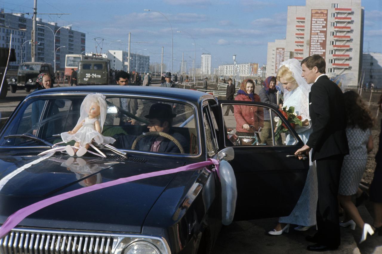 Россияне поспорили из-за советской свадебной традиции