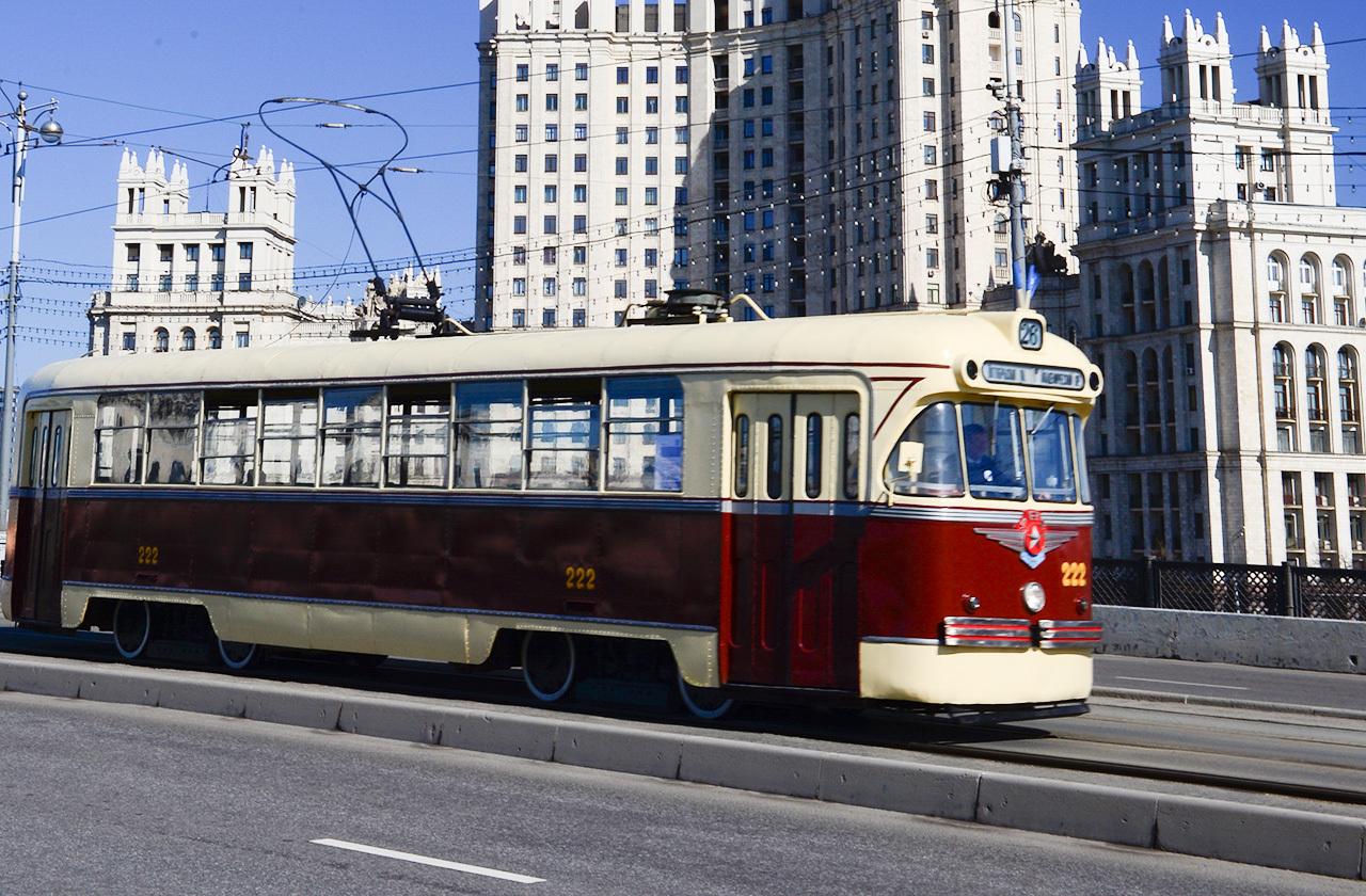 В сети поспорили об удобстве трамвайных вагонов