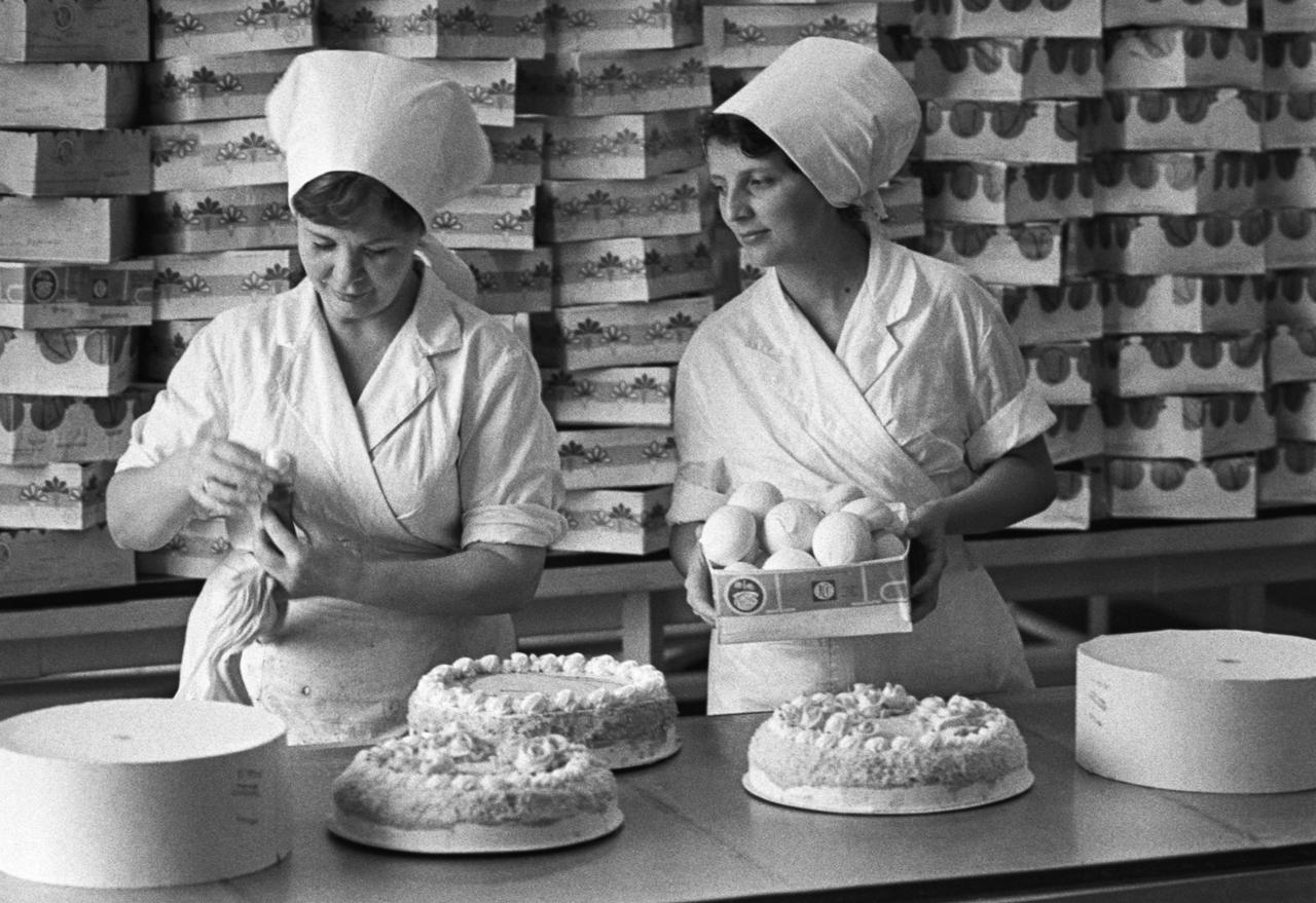 Знаменитый кондитер рассказал об очередях за тортами в советское время