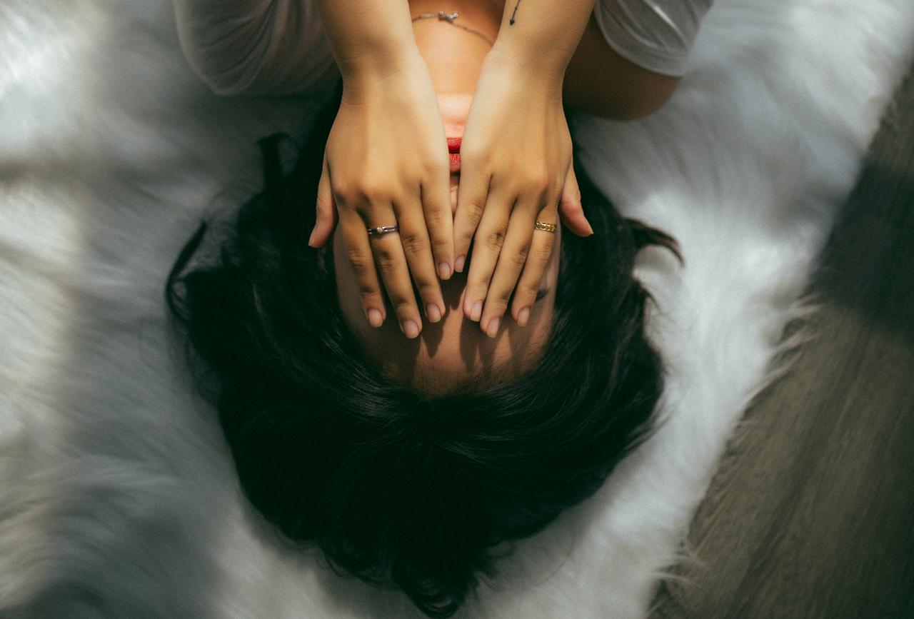 Психолог описала простое упражнение для самопомощи при расставании с любимым