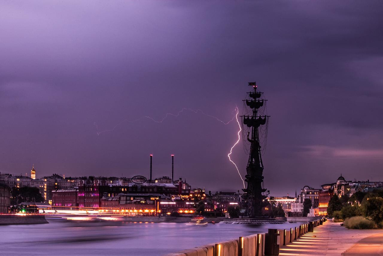 «Желтый» уровень погодной опасности объявили в Москве