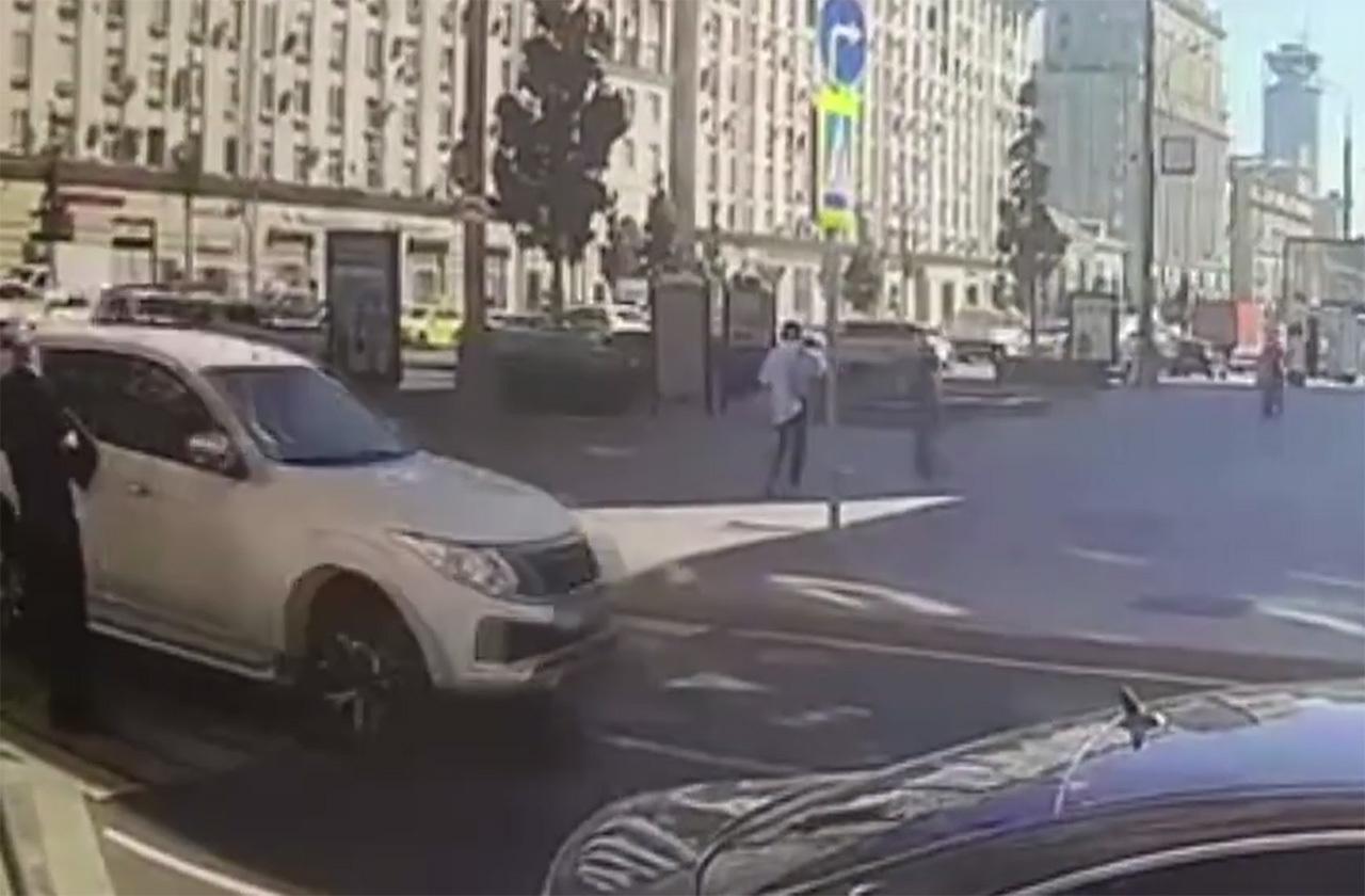 Раскрыта мошенническая схема отъема денег у водителей на пешеходных переходах