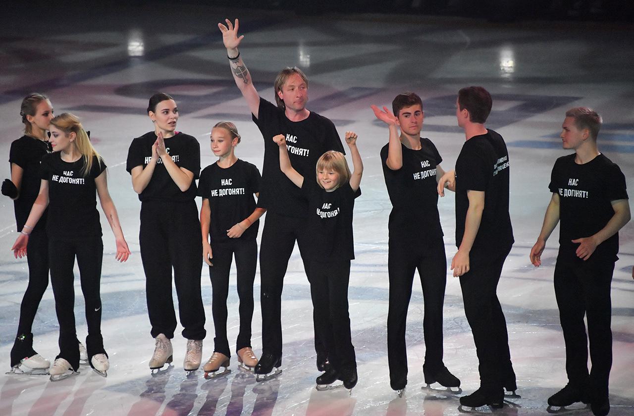 Яна Рудковская назвала цены на тренировки в академии Плющенко