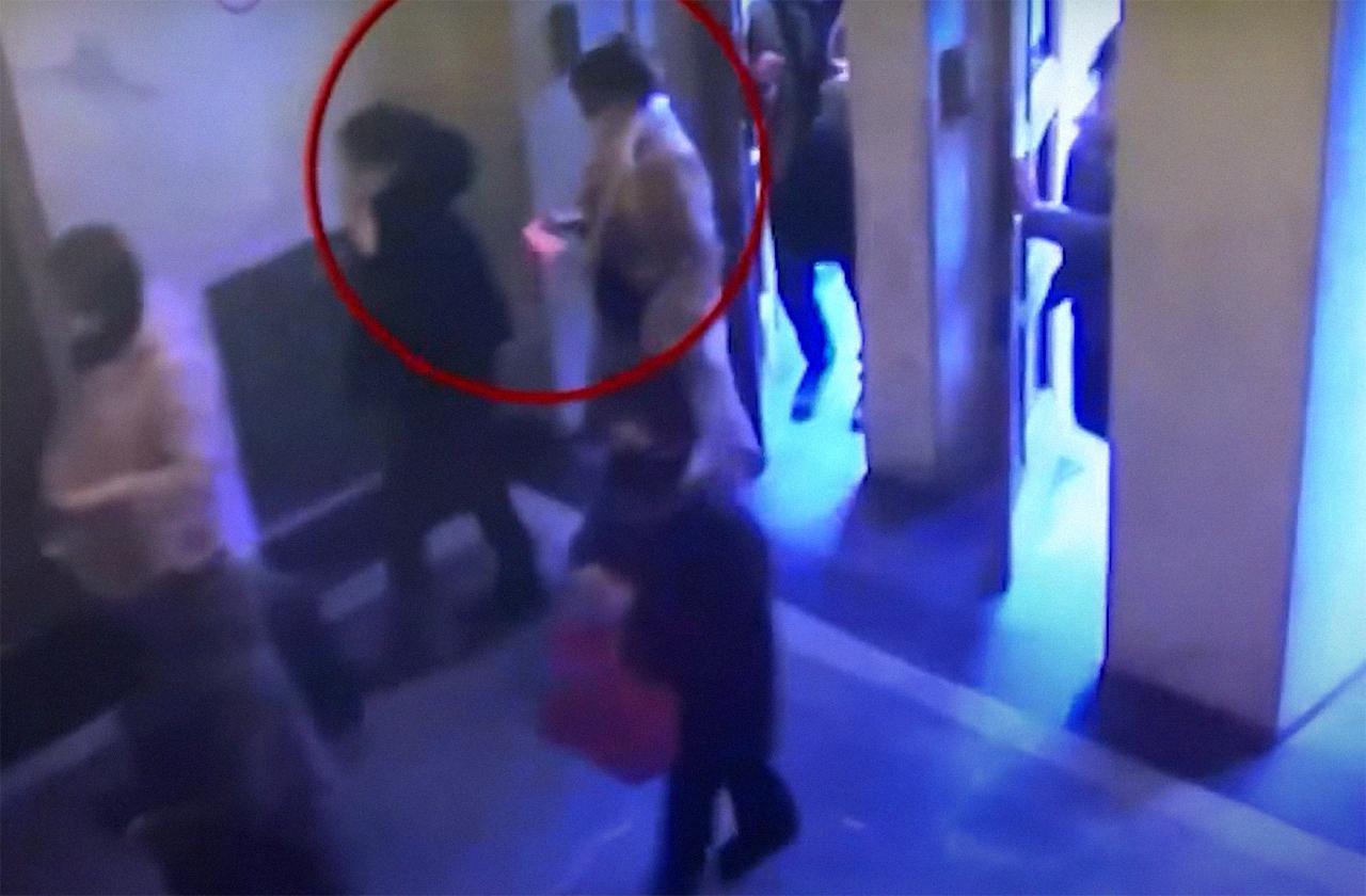 Работа серийных карманников в московском метро попала на видео