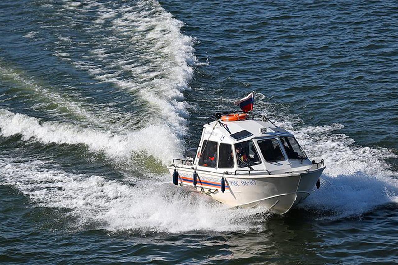 На Москве-реке баржа столкнулась с гидроциклом