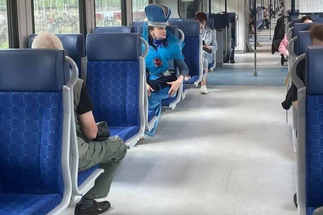 В вагоне МЦД заметили «жену Киркорова»