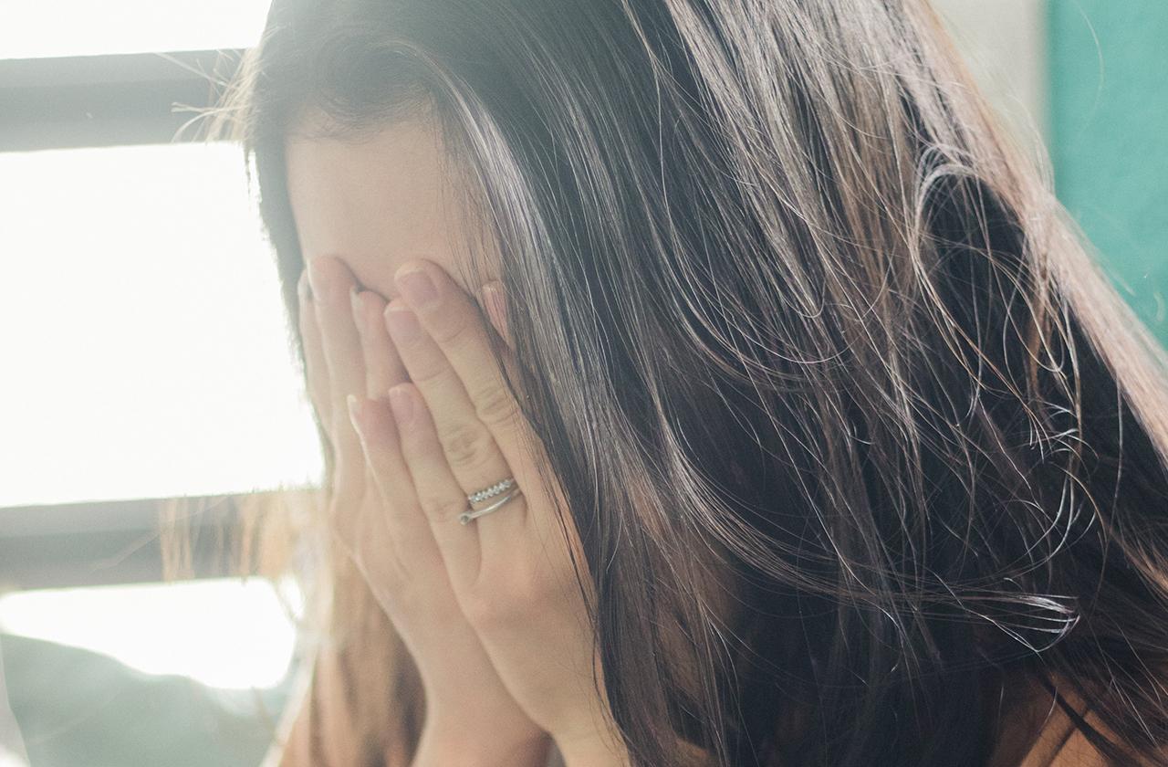 Ведущий программы «Жить здорово!» назвал распространенную ошибку при боли