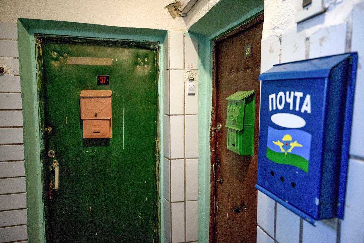 Москвичка поделилась переживаниями за запертую в квартире пенсионерку