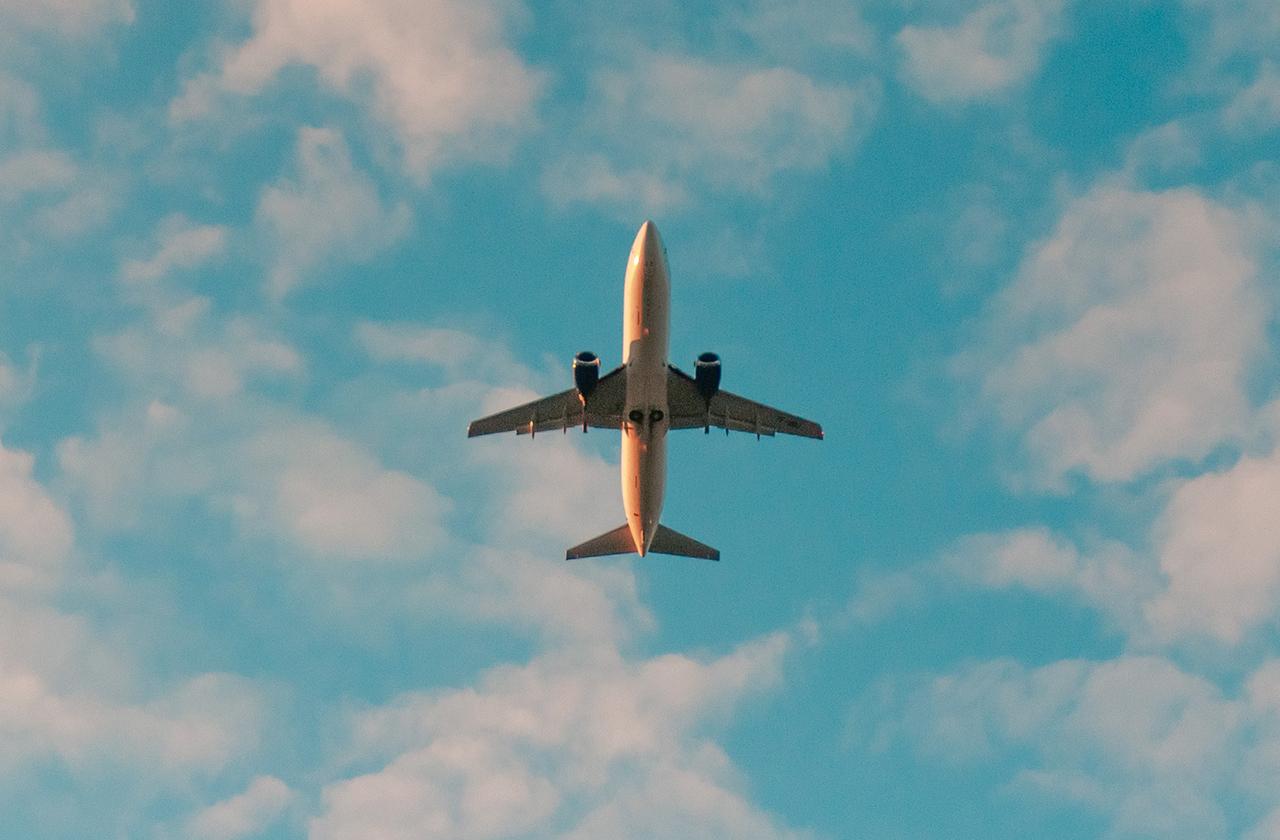 Стюардесса рассказала о романах коллег на борту самолета