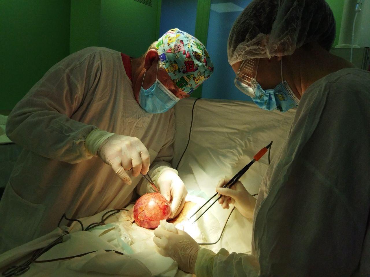 В Подмосковье семимесячному ребенку удалили опухоль почки размером с апельсин