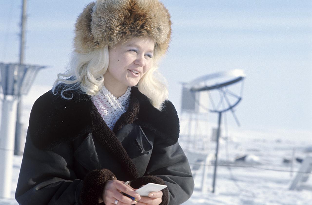 В сети объяснили любовь советских женщин к меховым шапкам