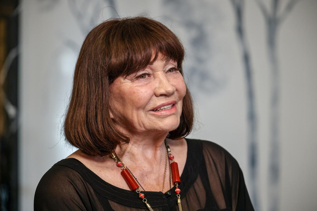 Лариса Лужина высказалась об отъезде Чулпан Хаматовой из России