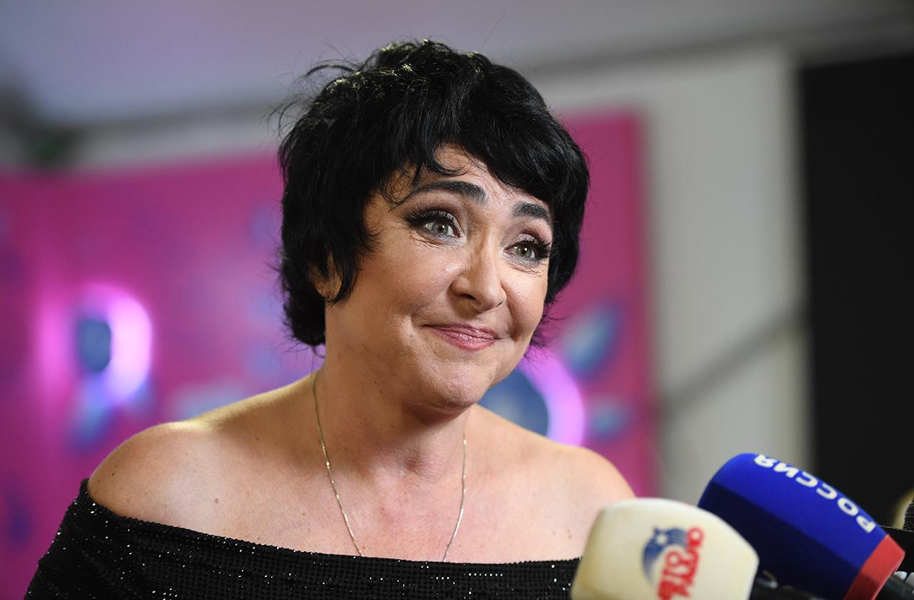 Певица Лолита призналась в содействии решившимся на измену подругам