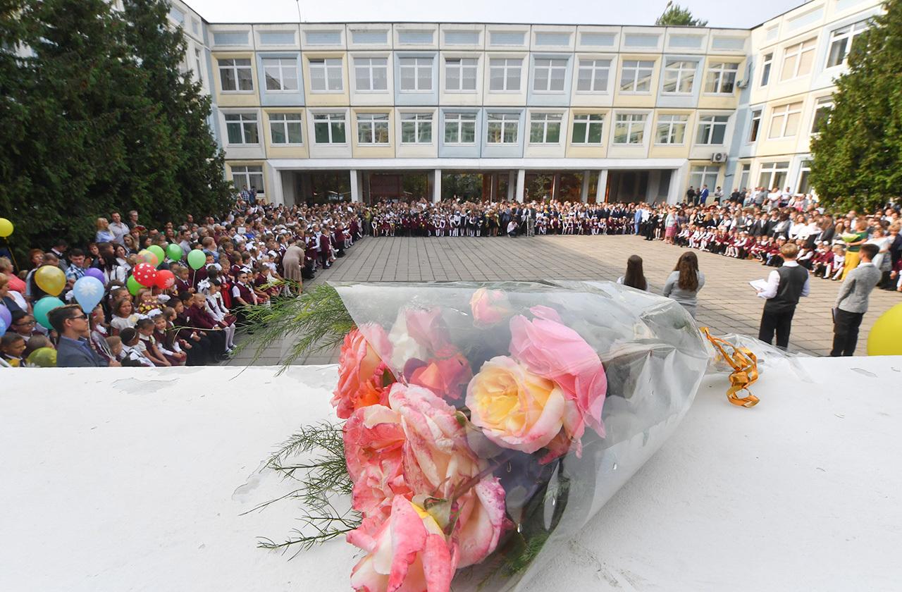 Названа средняя цена бюджетного букета к 1 сентября