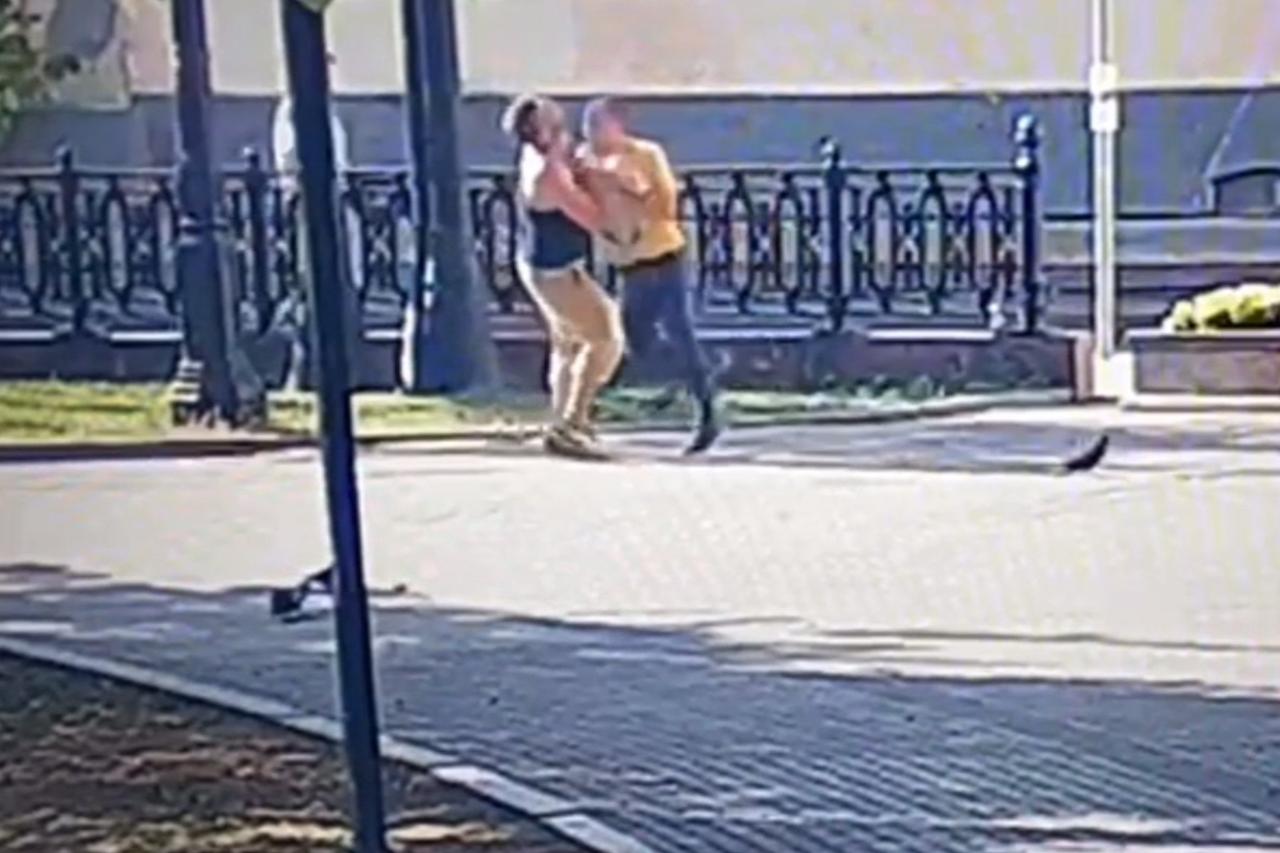 Москвич нокаутировал приезжего в центре столицы и попал на видео