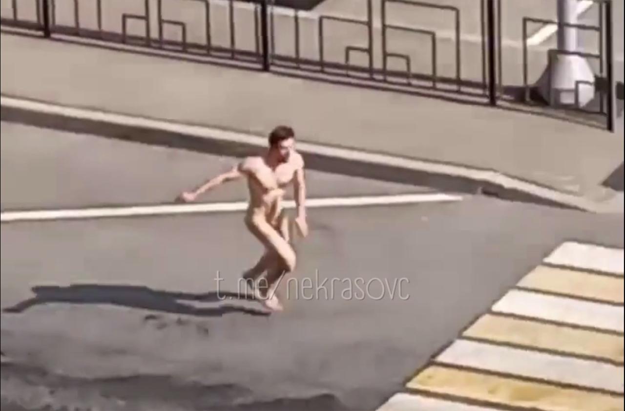 Сопровождение «Терминатора» до кареты скорой помощи в Москве попало на видео