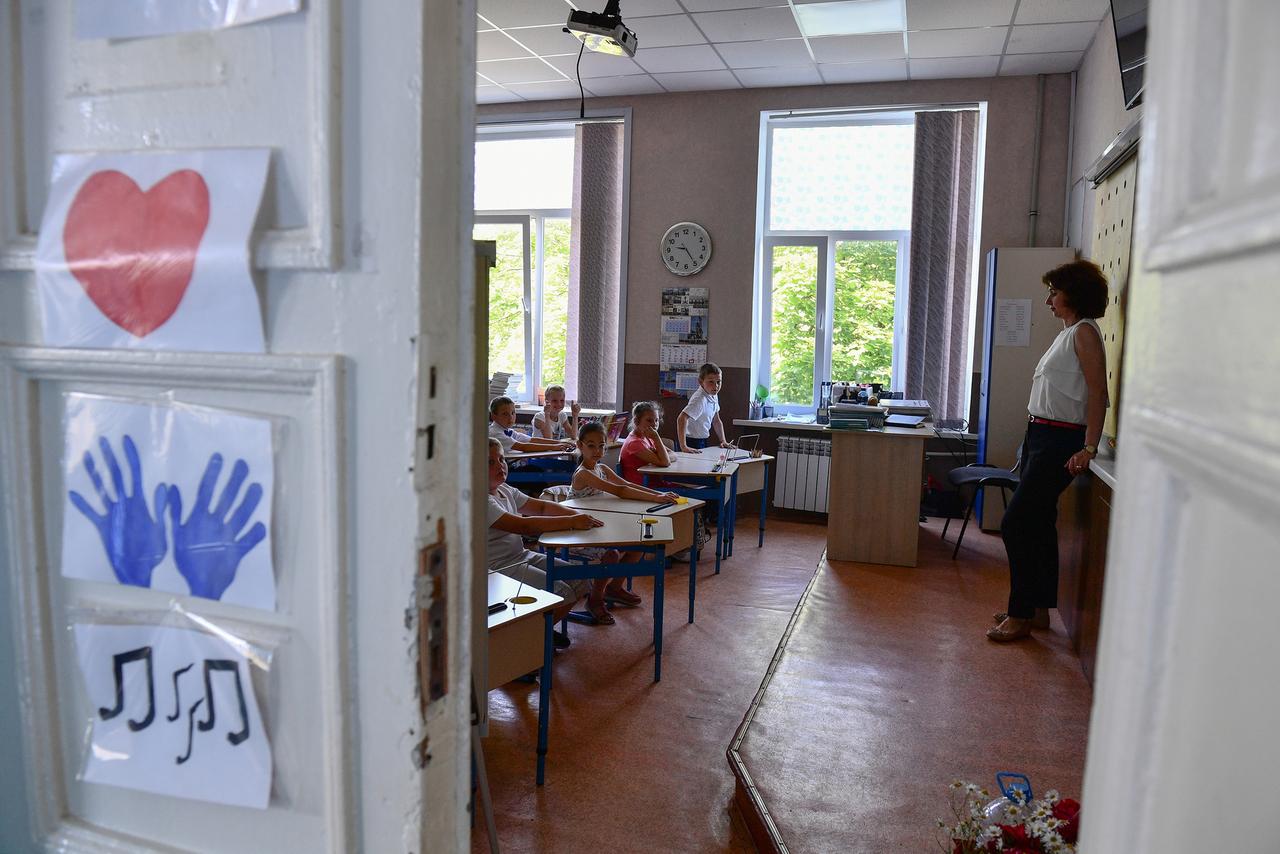 Клиники в Москве начнут автоматически сообщать о болезни ребенка в школу и сад