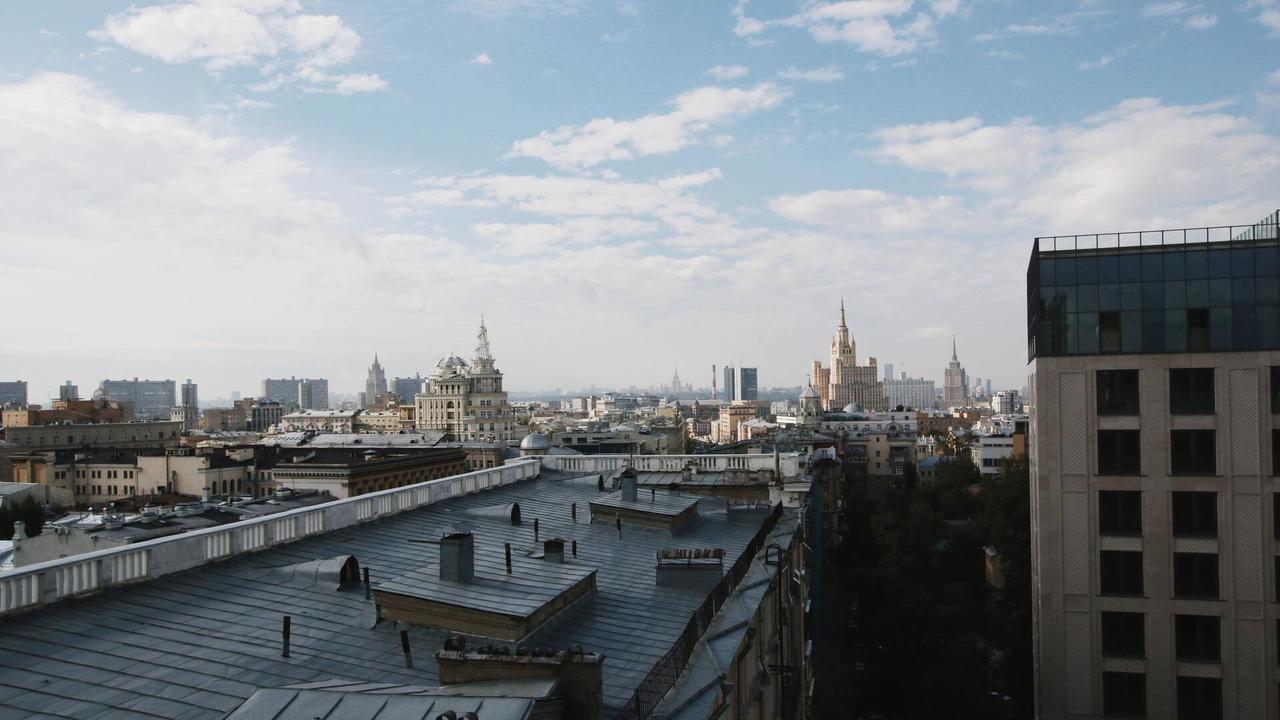 Москвичам спрогнозировали теплую субботу