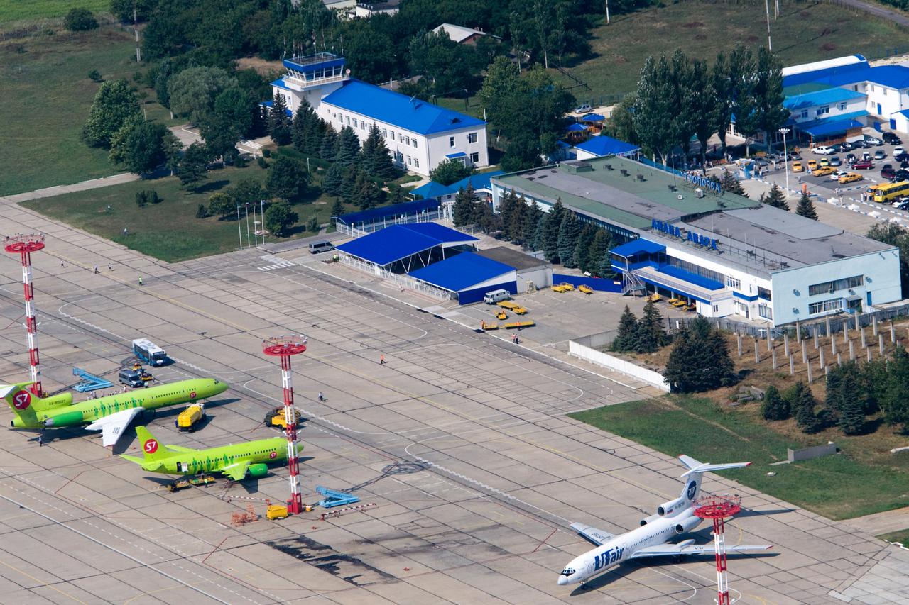 Россиянам продлили ограничения полетов на юг