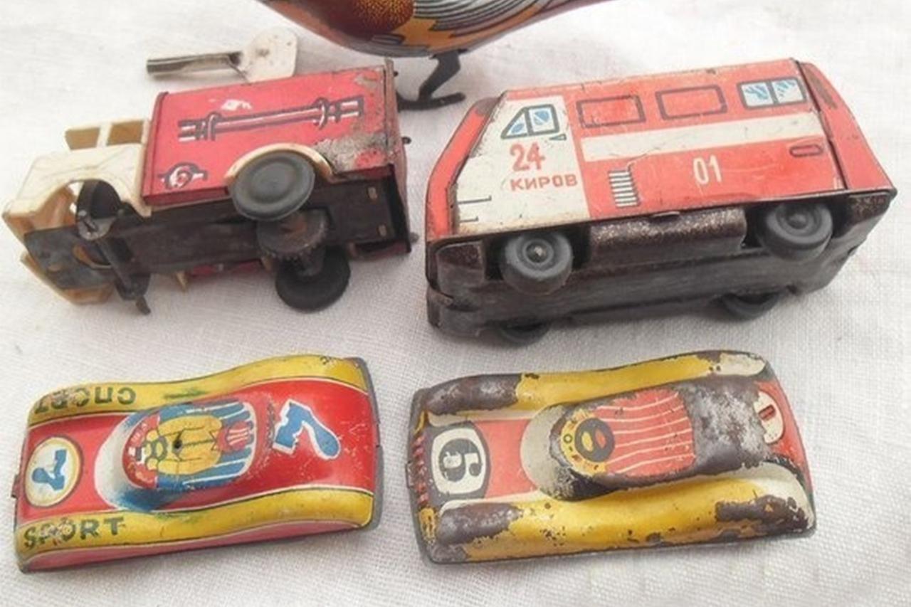 Пользователи сети поспорили из-за качества железных машинок времен СССР
