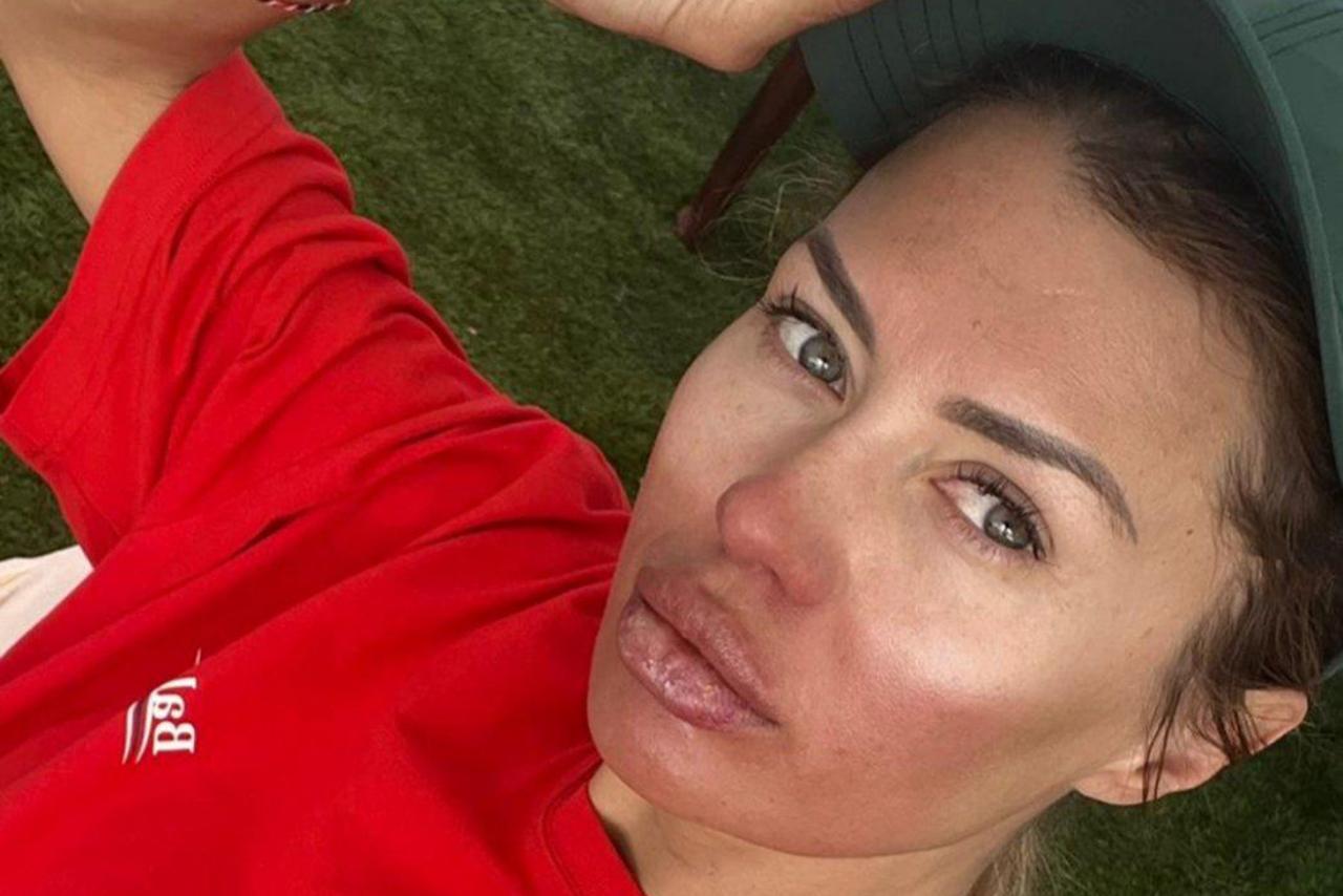 Виктория Боня оправдалась за свой необычный загар