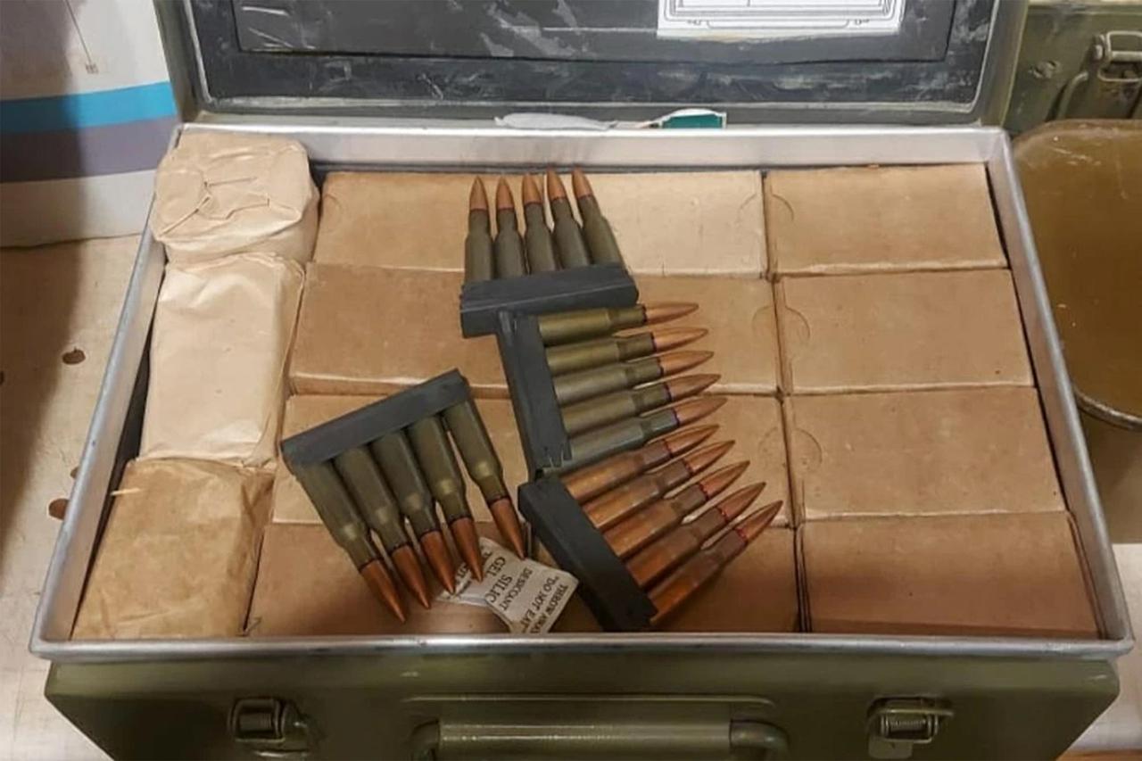 Москвич устроил в своей квартире склад боеприпасов