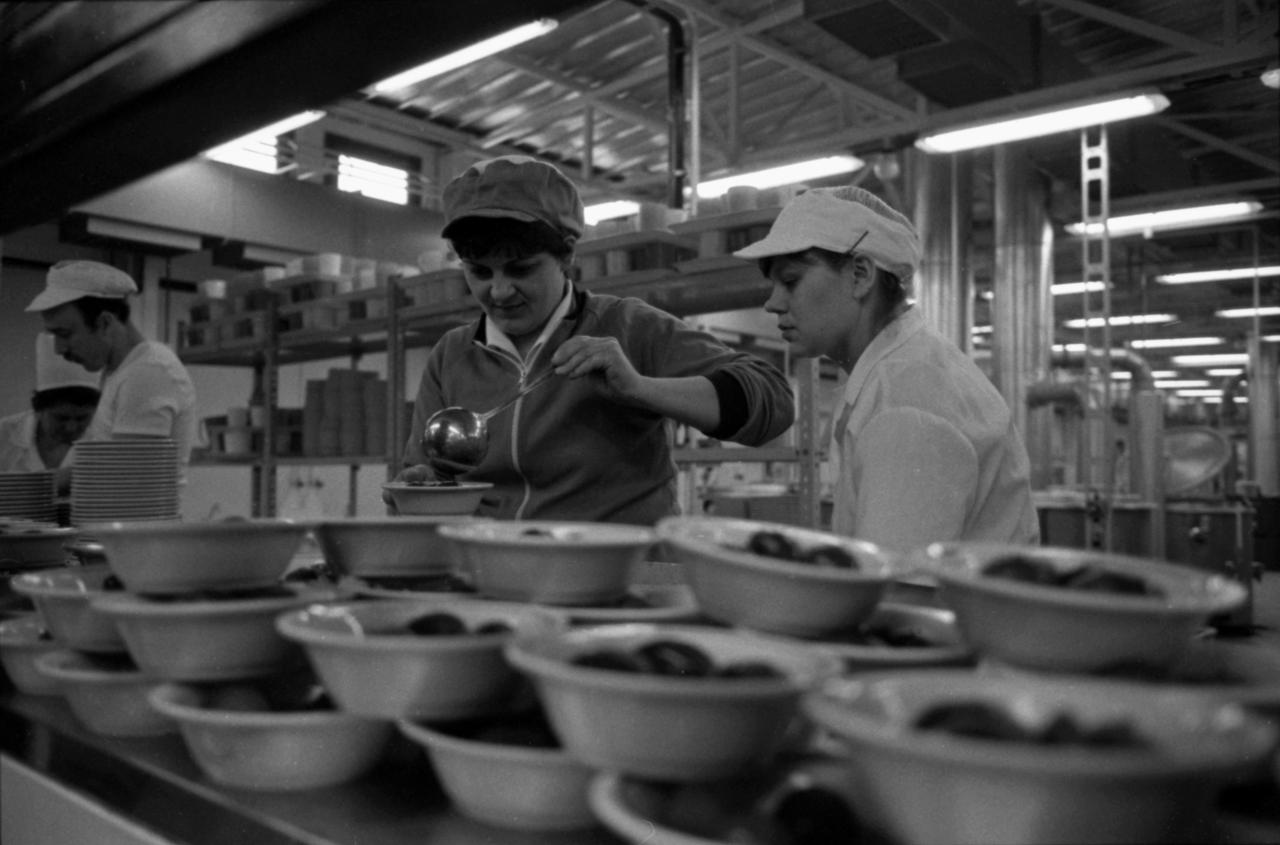 Школьный повар раскрыла правила доставки продуктов в советские столовые