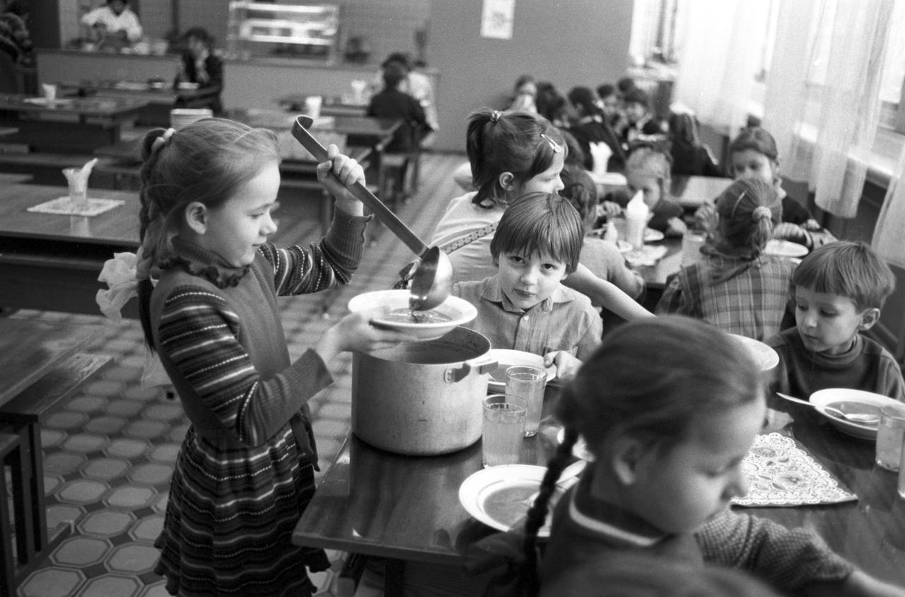 Повар раскрыла разнообразие школьного меню в СССР