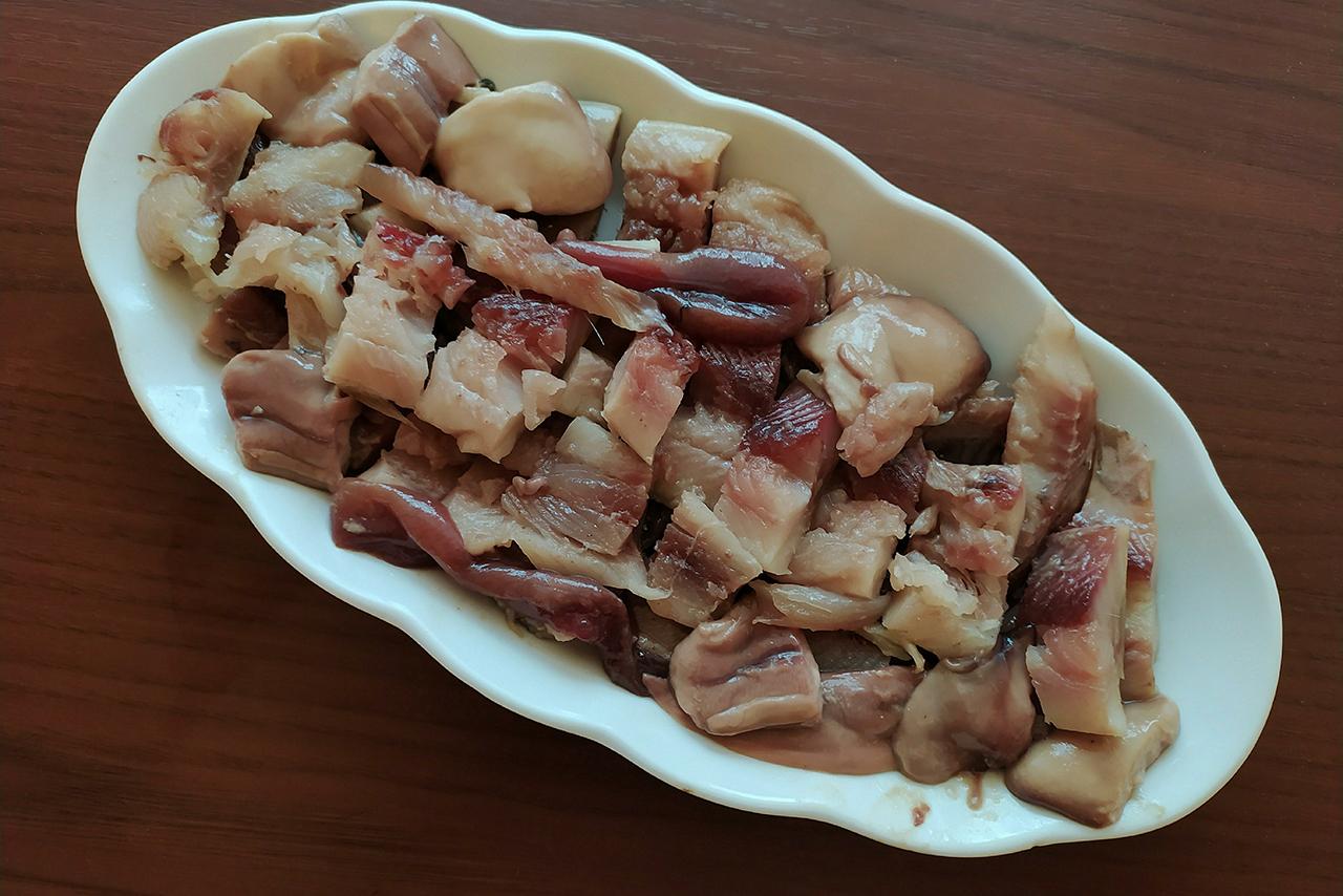 Мясников призвал одну группу людей с осторожностью относиться к селедке