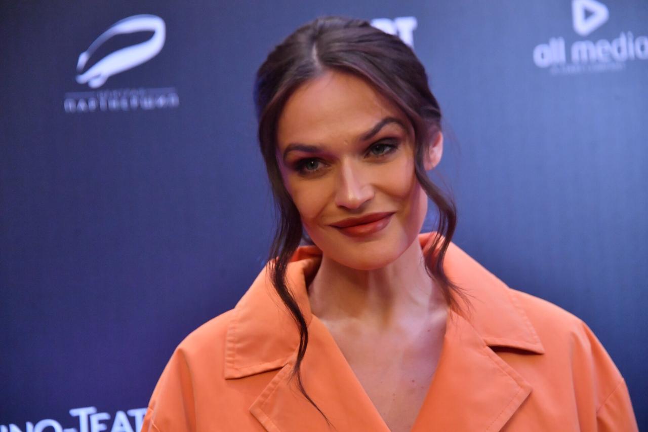 Водонаева выложила видео в прозрачном платье и объяснила смысл таких публикаций