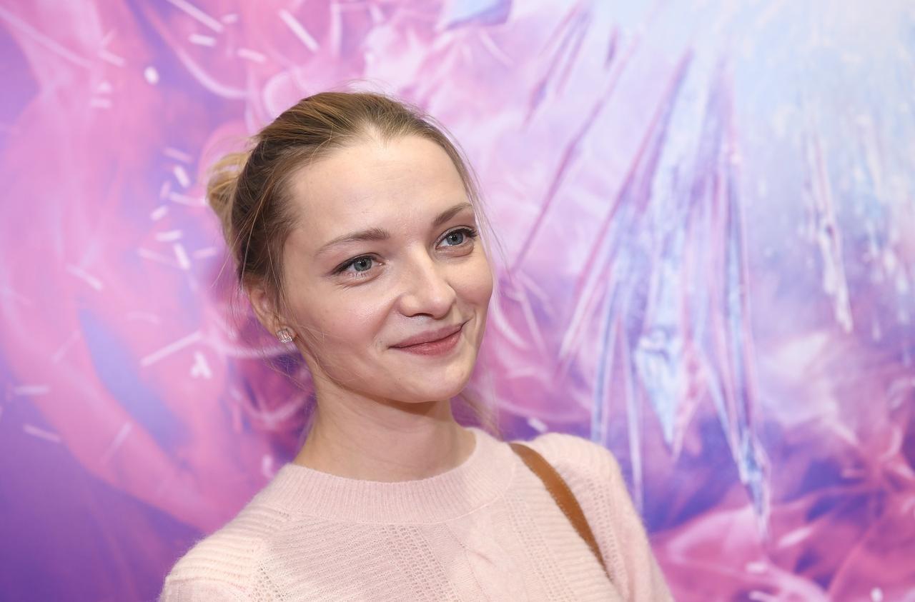 Звезда «Стиляг» показала ремонт в московской квартире родителей