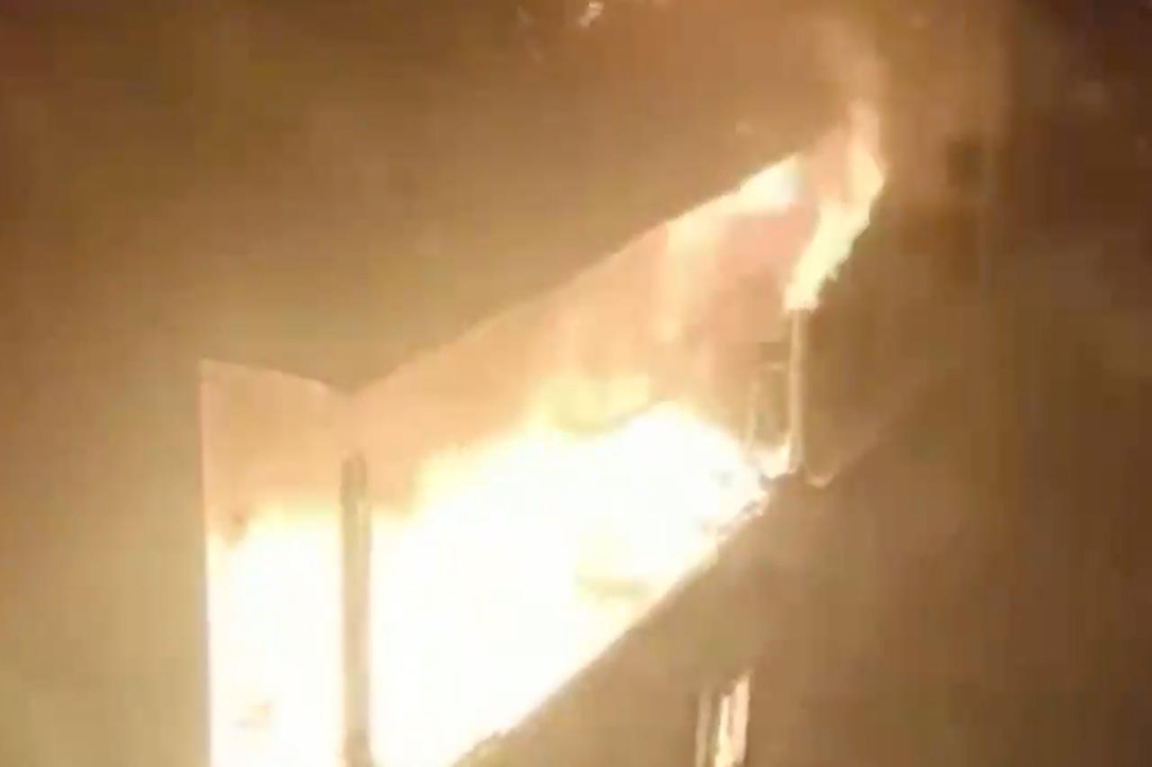 Унесший жизнь москвички пожар в квартире многоэтажки попал на видео