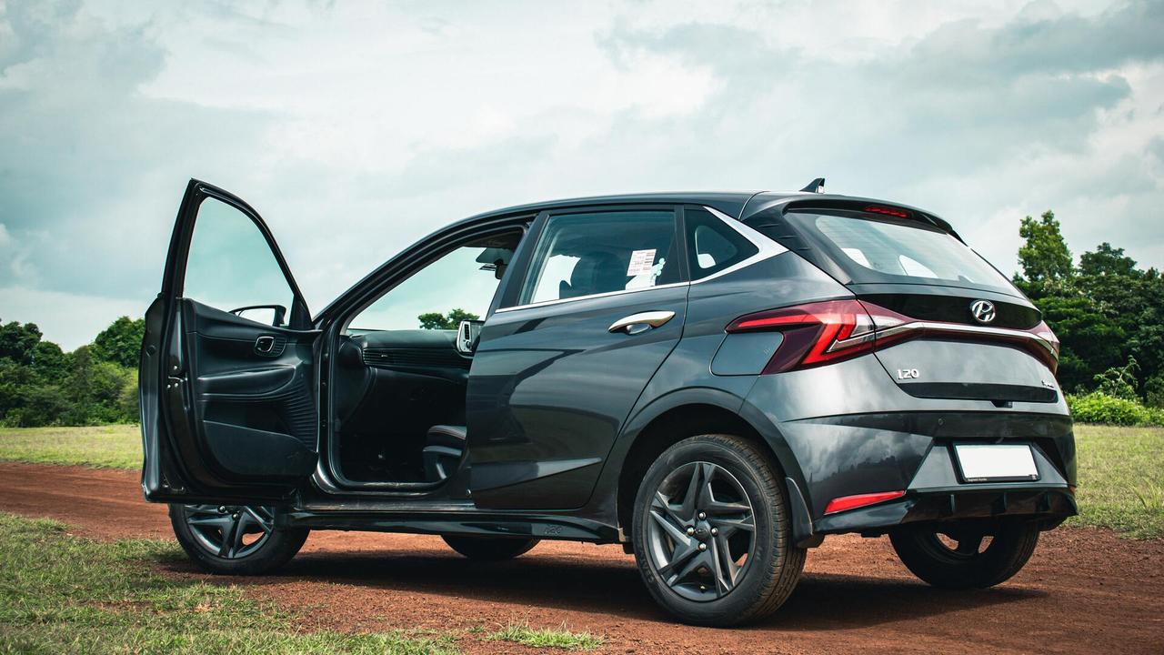 Раскрыты марки самых популярных у россиян автомобилей этой осенью