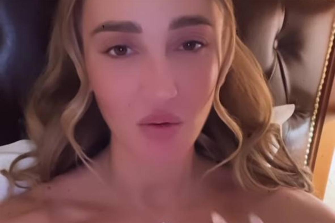 Бузова опубликовала видео из кровати