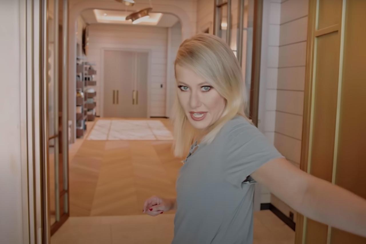 Ксения Собчак показала свой новый дом с огромной гардеробной