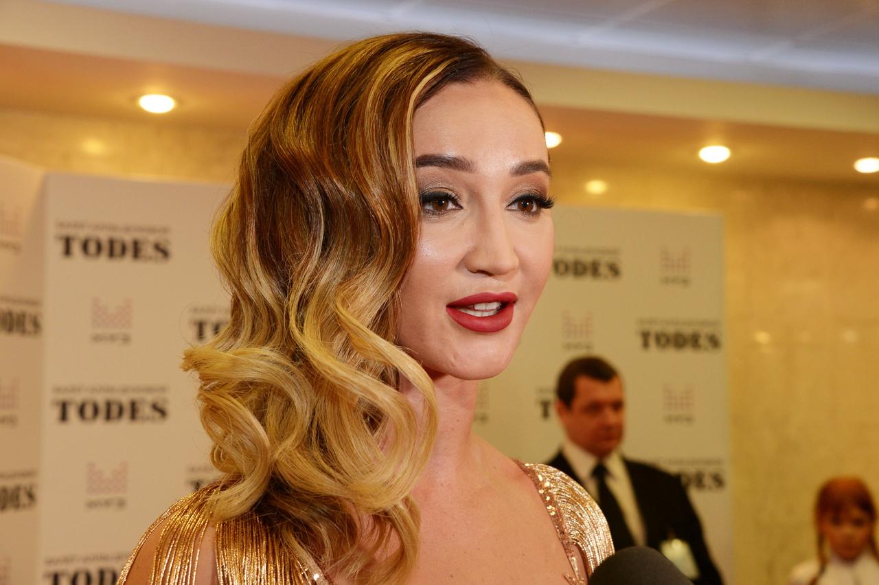 Бузова высказалась об отъезде из России