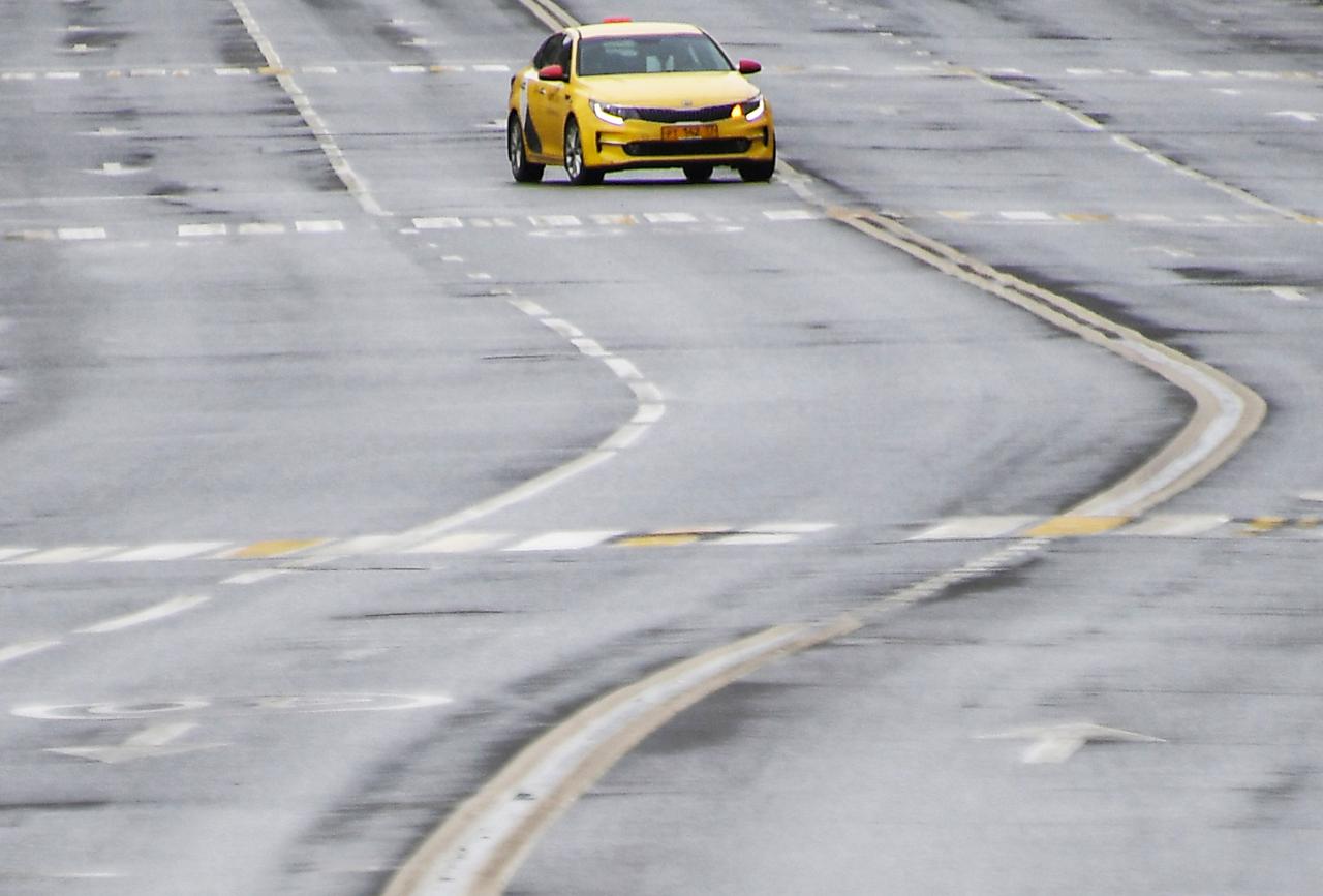 Обстановка на дорогах Москвы утром 1 января попала на видео